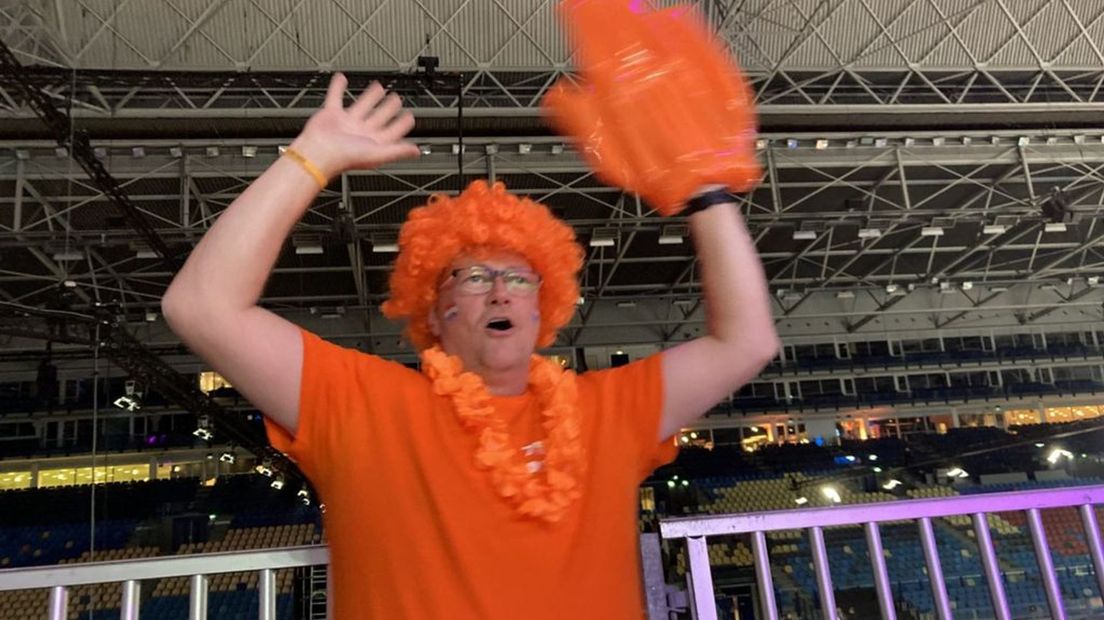 Veel fanatieke fans van het Nederlands volleybalteam maken plezier in GelreDome
