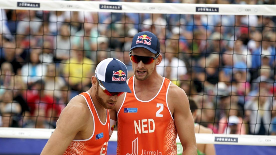 Beachvolleyballers Alexander Brouwer en Robert Meeuwsen.