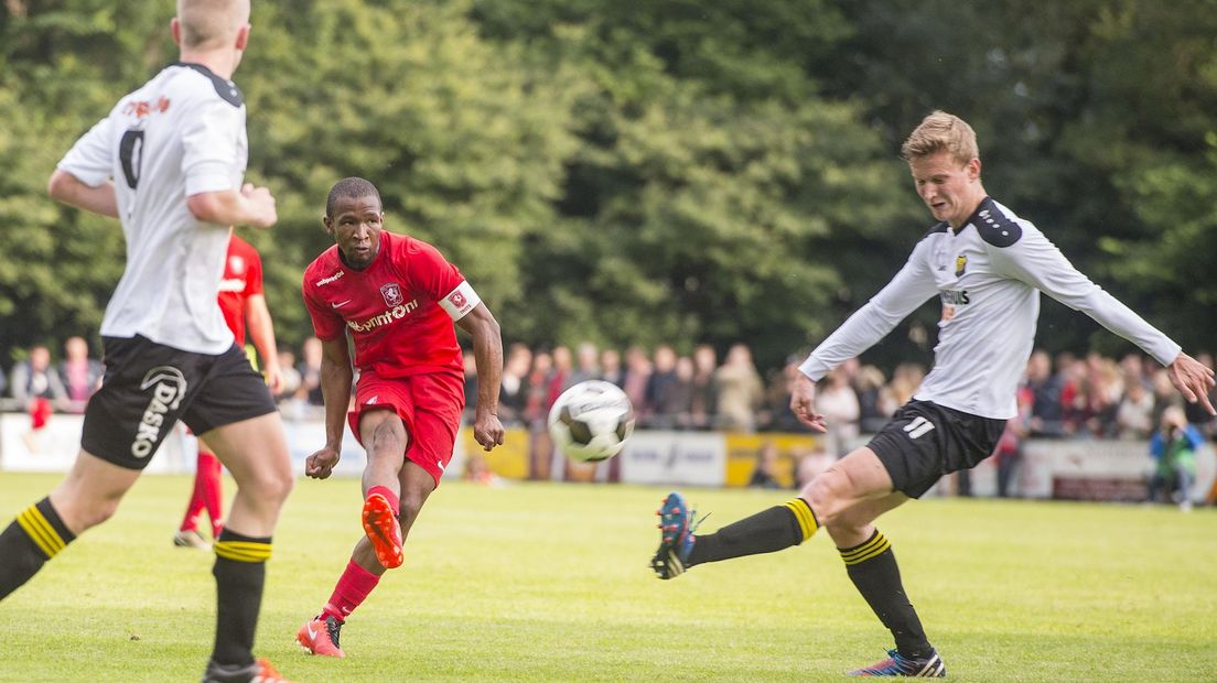 FC Twente-speler Kamohelo Mokotjo scoorde één keer tegen het Regioteam Twenterand