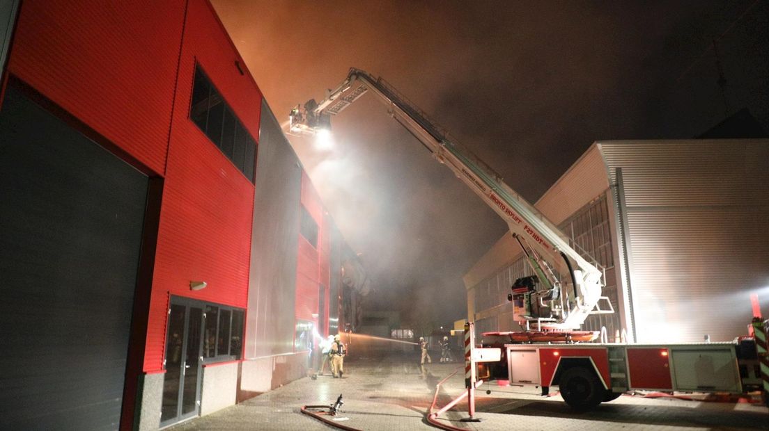 De brand van afgelopen woensdag op het industrieterrein in Hengelo