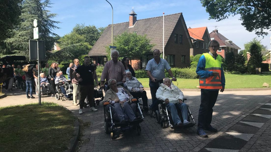 Er deden 240 duwers en rolstoelwandelaars mee (Rechten: Jeanine Hofsteenge/RTV Drenthe)
