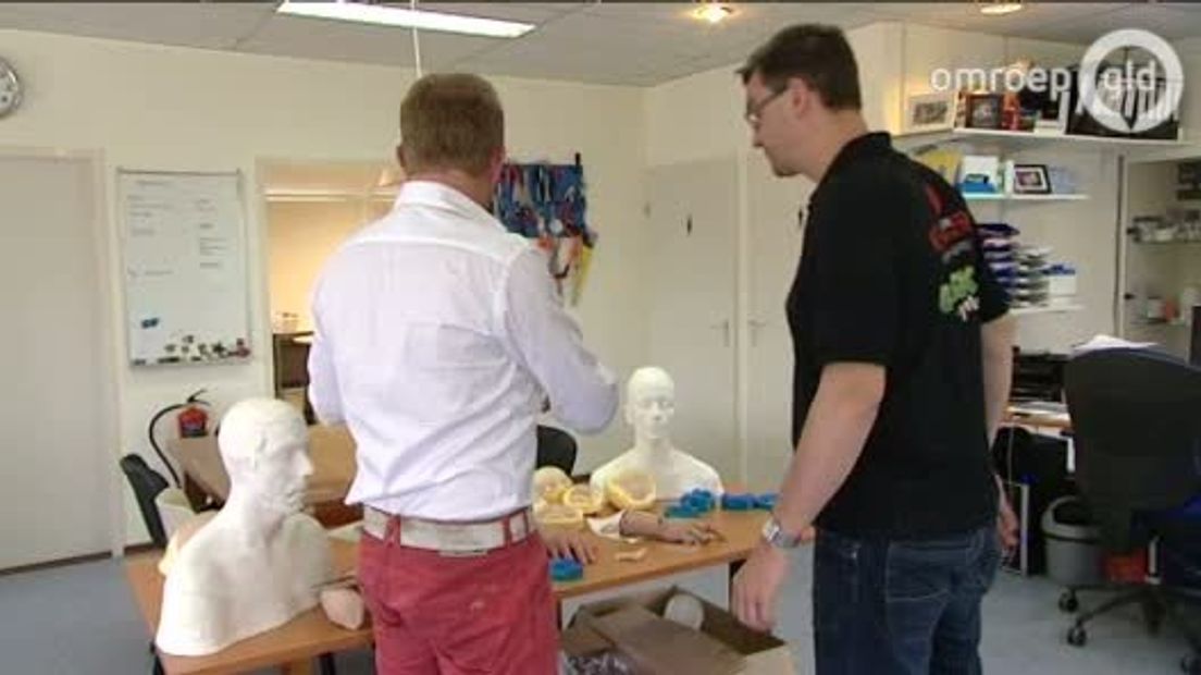 Zijn eerste neus was die van kabouter Plop, maar daar hield grimeur Kevin van den Bergh het niet bij.