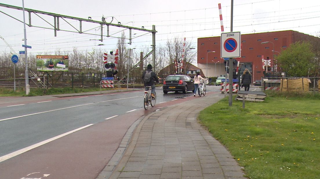 Fietsersbond wil tunneltjes onder Poelplein