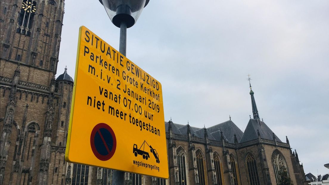 Het Grote Kerkhof is vanaf vandaag autoluw