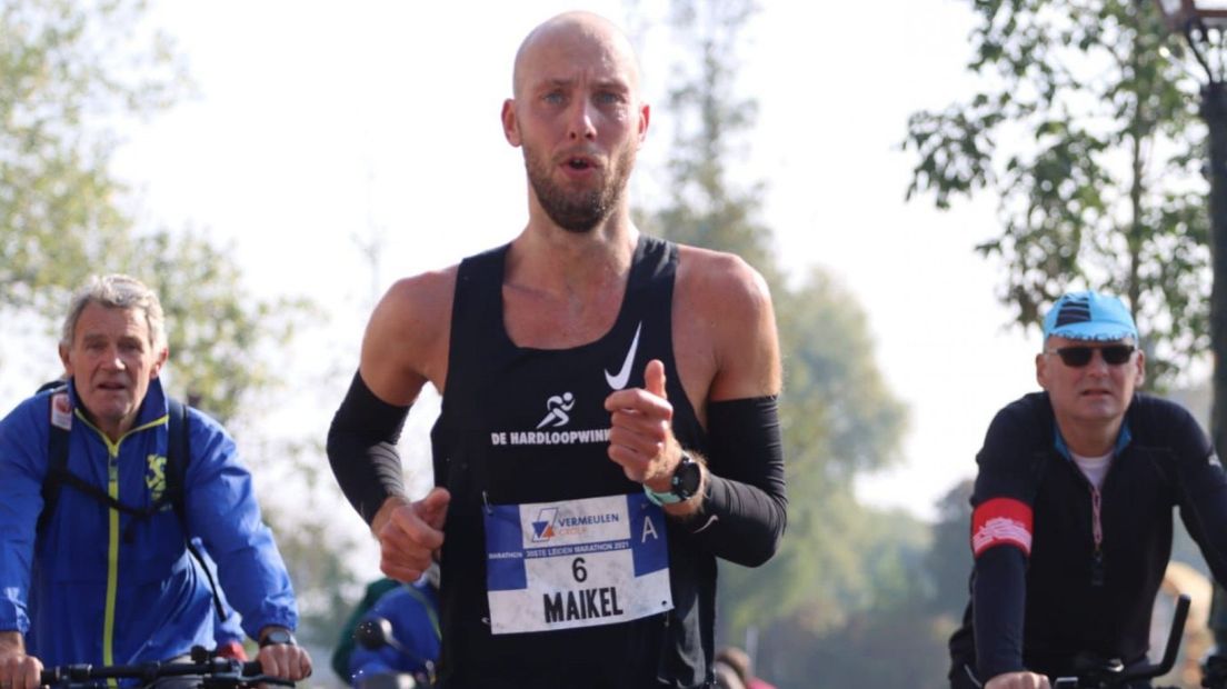 Maikel Stolwijk tijdens de Leiden Marathon in oktober