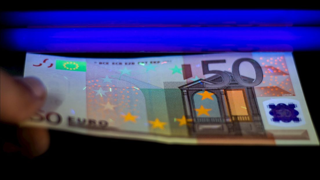 Maximale werkstraf voor voetbaltalenten die met vals geld betaalden in Twente