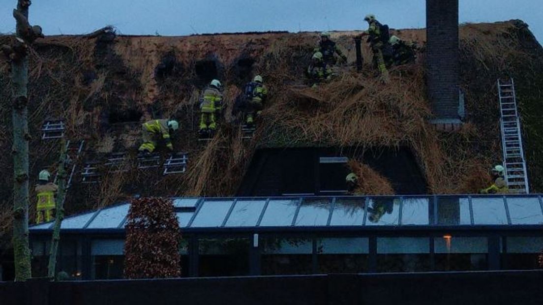 Bij wellnesscentrum De Zwaluwhoeve in Hierden heeft vrijdagmiddag een brand gewoed. Volgens de brandweer ging het om een grote brand in een sauna. De oorzaak is nog onbekend. Er vielen geen gewonden.