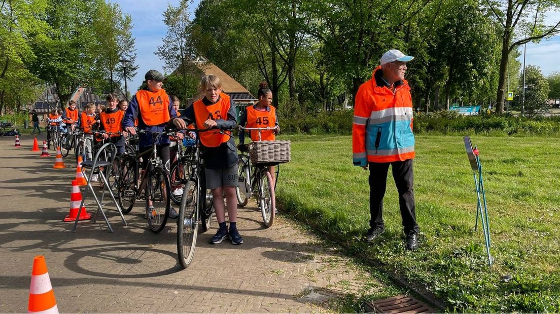 Kinderen van groep 7 en 8 uit Vinkhuizen zijn klaar voor hun verkeersexamen