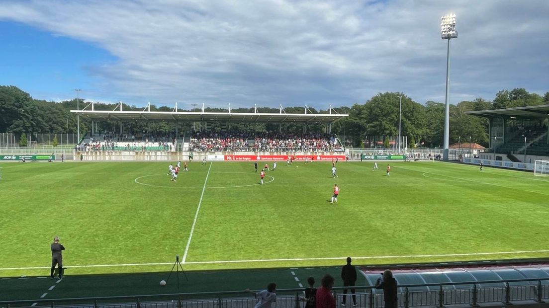FC Groningen tegen Hannover 96 in het Eilenriedestadion