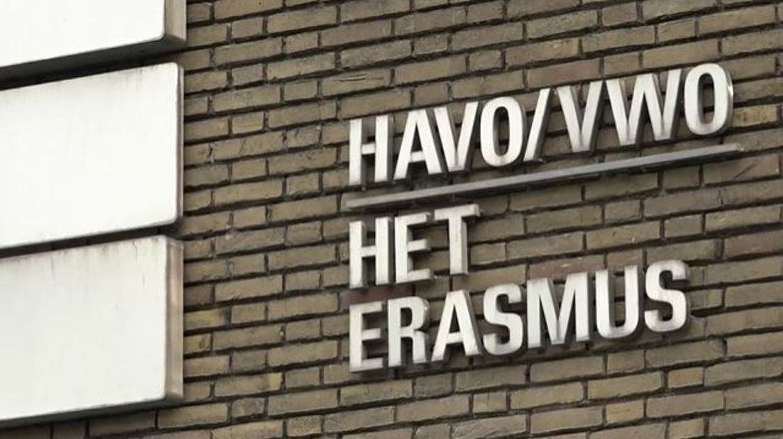 Docent Sander Salokory voelt mee met de leerlingen van zijn school.