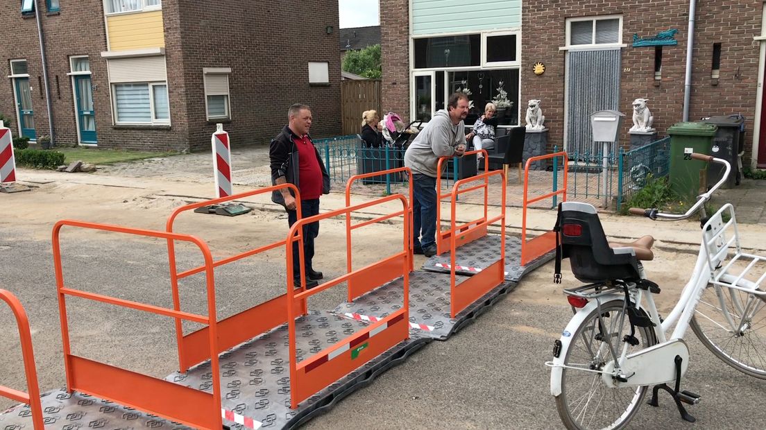 Bewoners van Emmermeer zijn bang dat ze te lang in de rommel moeten zitten. 
(Rechten: RTV Drenthe / Steven Stegen)