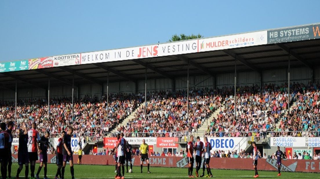 7000 toeschouwers bezochten FC Emmen - Feyenoord