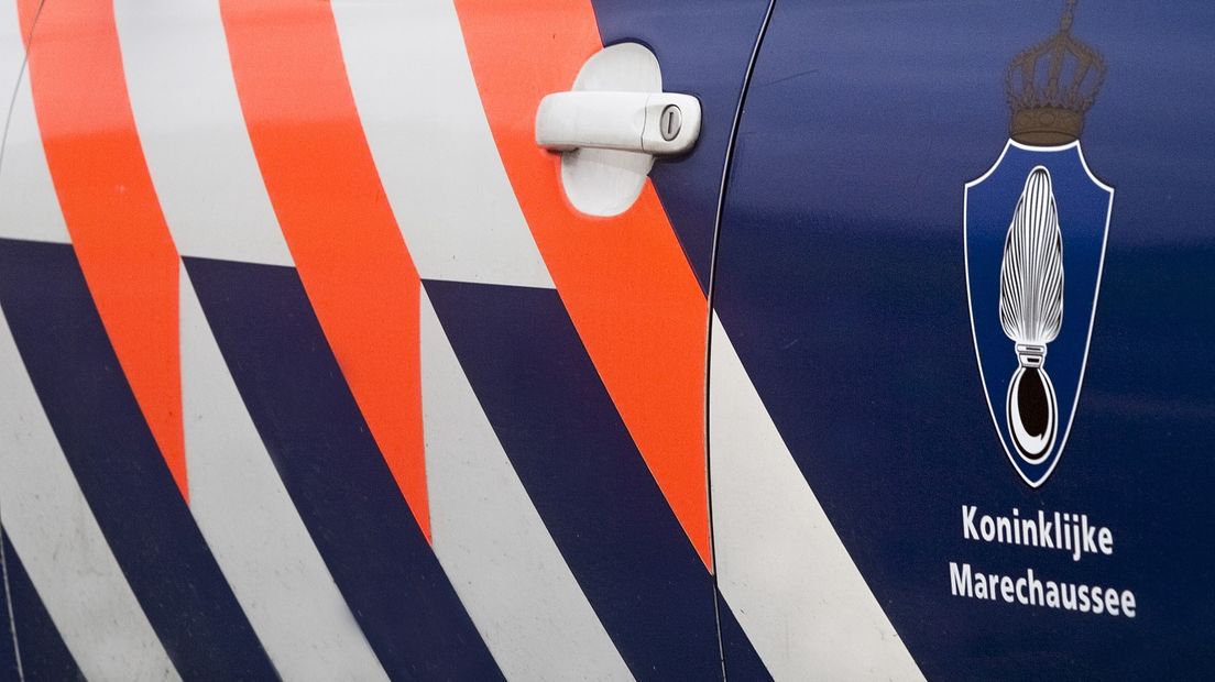 Een wagen van de marechaussee