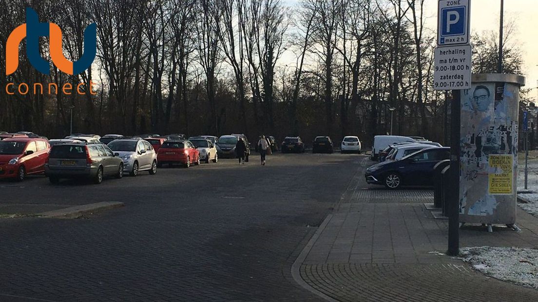 Parkeerterrein in de blauwe zone in Duiven