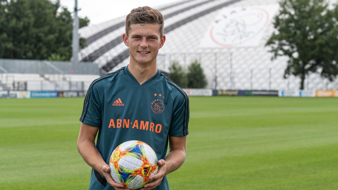 Voetballer Olivier Aertssen tekent contract bij Ajax