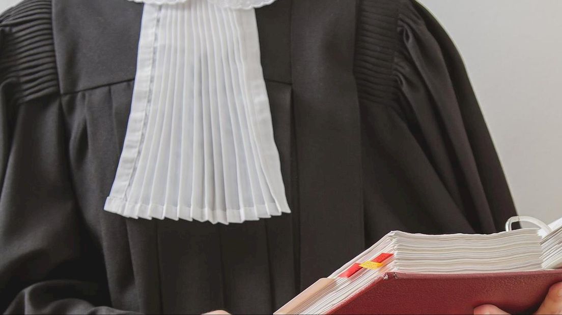 Rechtbank Overijssel haalt rechter van strafzaak