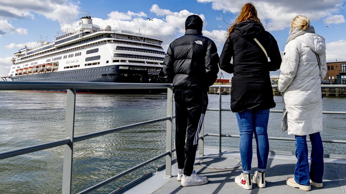 Wat vind jij: Het opvangen van vluchtelingen op een schip op zee is absurd - RTV Drenthe