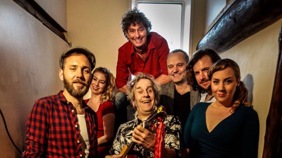 Anthony's Putsch, met links zanger Theun Supheert