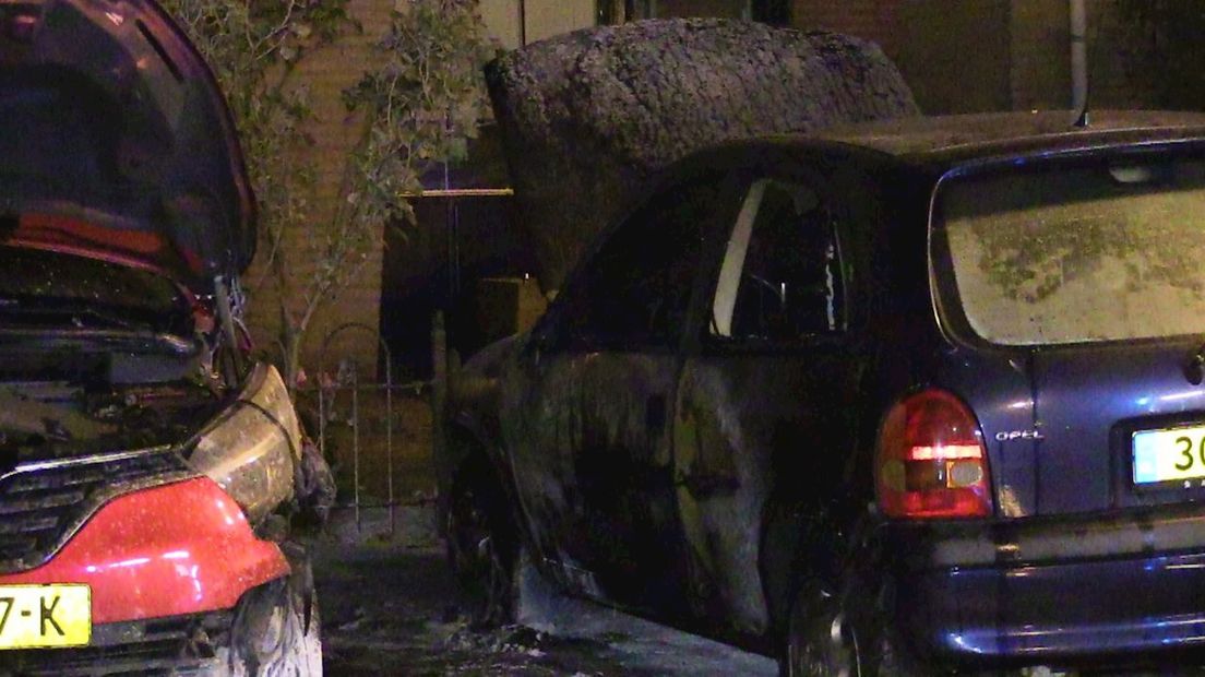 Wie of wat de brand heeft veroorzaakt is niet bekend