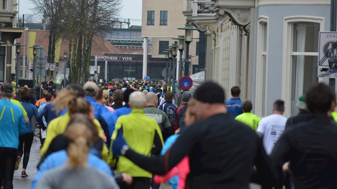 1350 lopers verschenen aan de start van de Brink- tot Brinkloop
