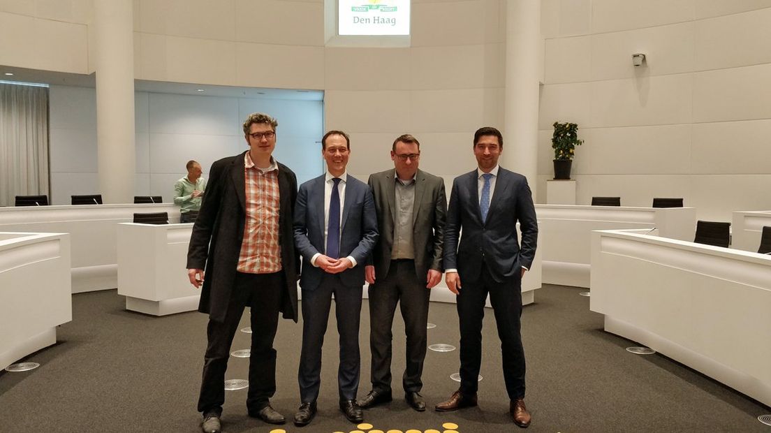 De leiders van de vier grootste partijen in Den Haag: Arjen Kapteijns (GroenLinks), Boudewijn Revis (VVD), Richard de Mos (Groep de Mos) en Robert van Asten (D66).