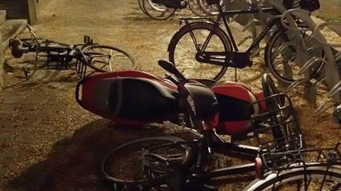 Dronken man vernielt fietsen Goes