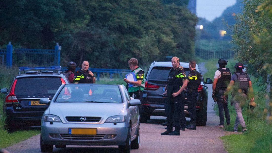 Agenten bij de schietpartij | Archief
