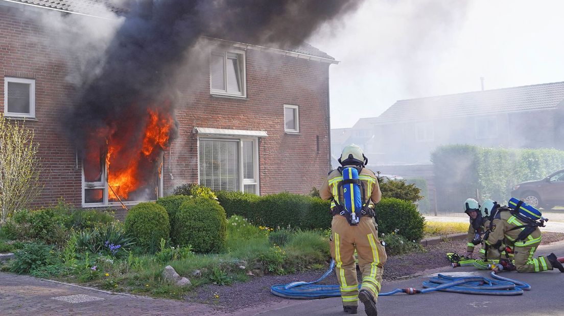 Fierce fire on the ground floor of a house in Eelde is under control