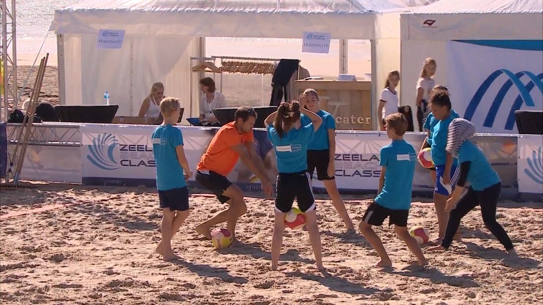 Topvolleyballers bij Zeeland Beach Classics (video)