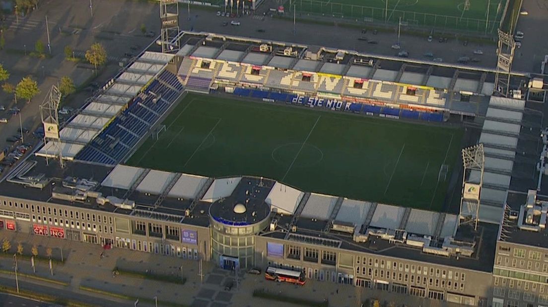 MAC3PARK Stadion van PEC Zwolle (luchtfoto)