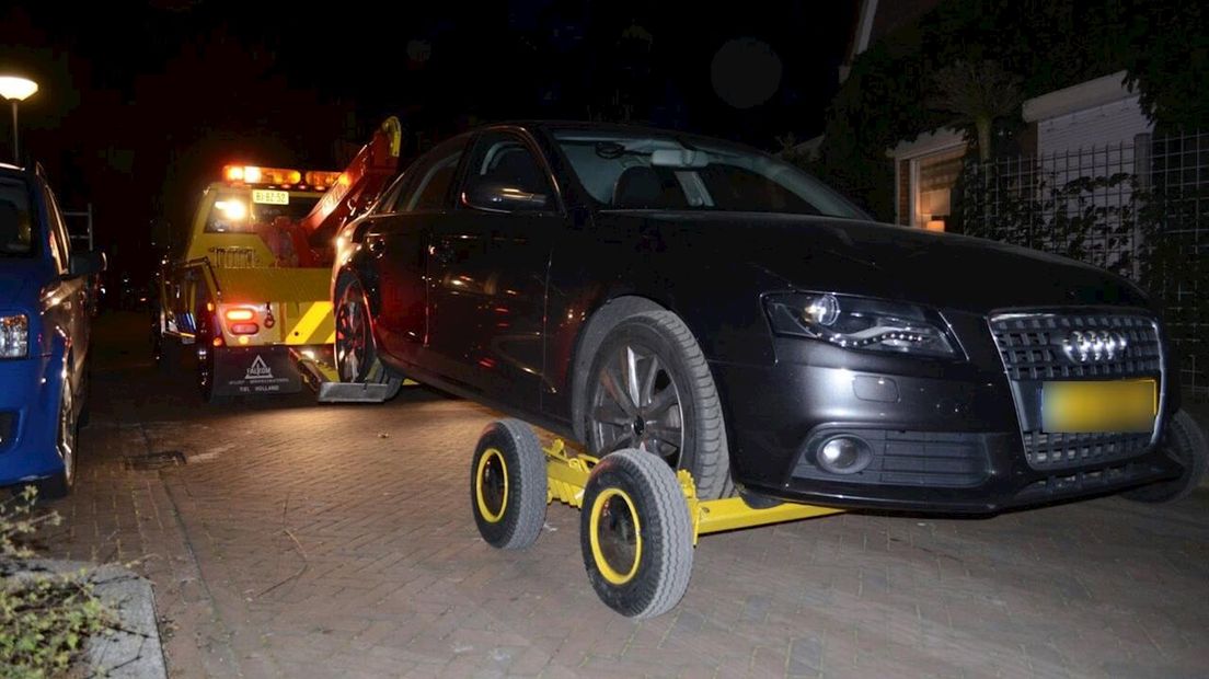 In april ontdekte de politie gestolen auto's in een garagebox in Glanerbrug