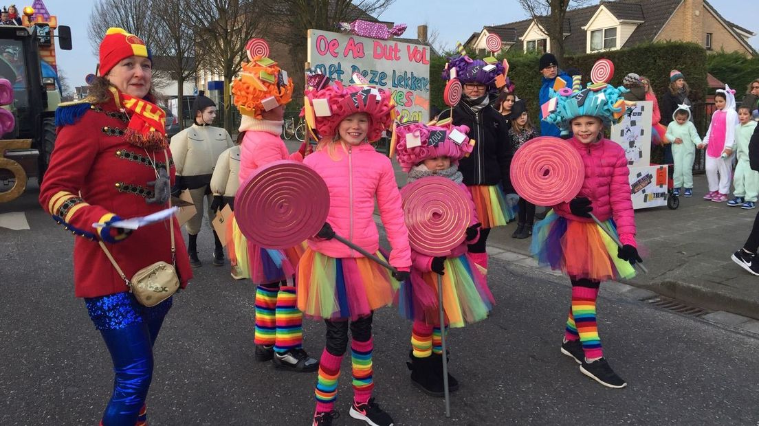 Ook in Sint Jansteen laat de Luizenmoeder van zich horen Omroep Zeeland