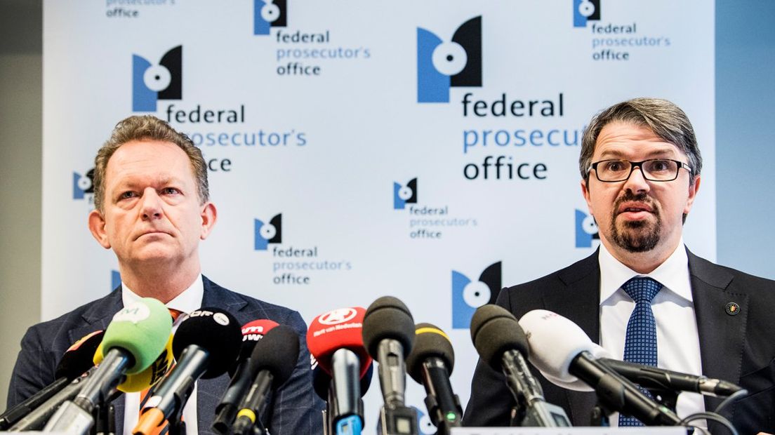 Persconferentie na oprollen drugsbende 