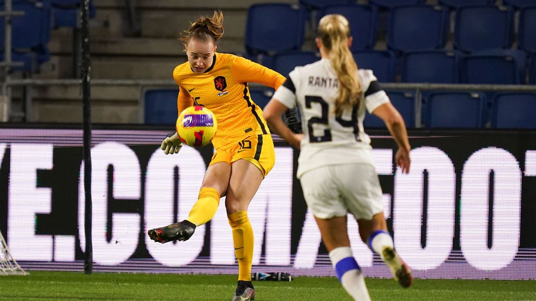 Oranjevrouwen Met Debutante Van Domselaar Verslaan Finland Op Tournoi ...