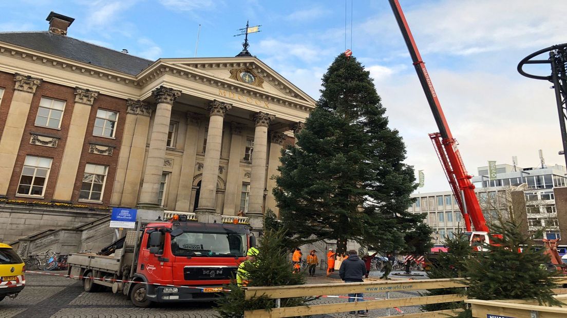 De kerstboom staat weer op de Grote Markt