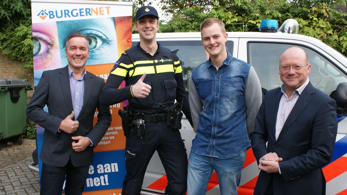 Casper Aarsman wordt gefeliciteerd met zijn aanmelding.