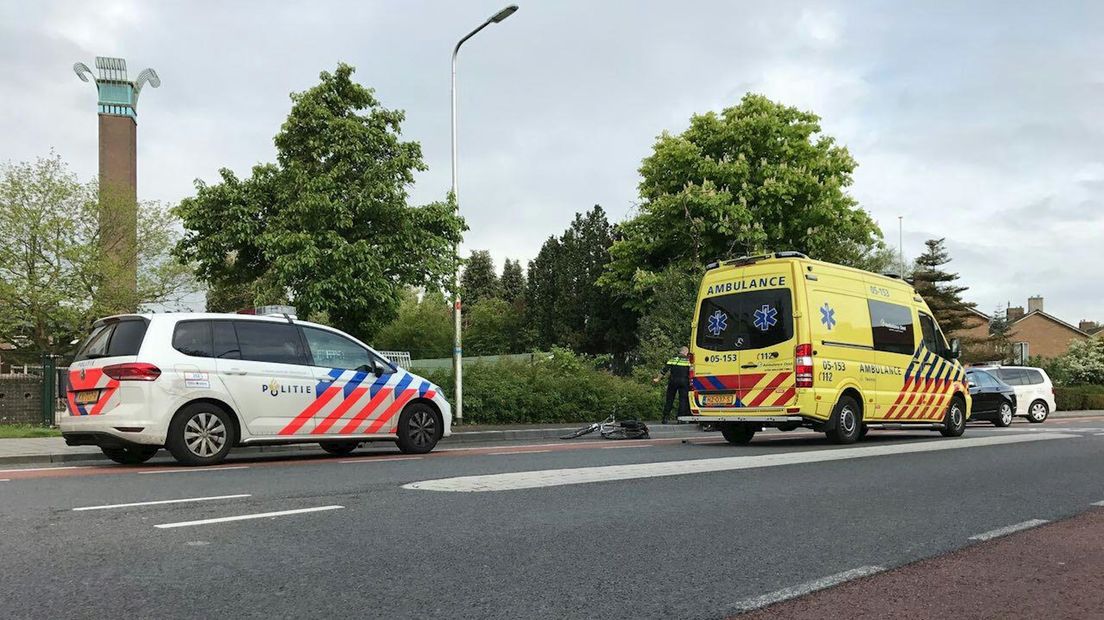 Botsing tussen fietser en auto in Almelo