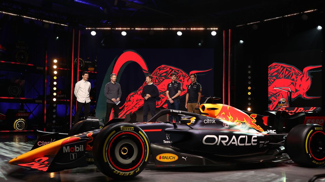 De presentatie van de auto, onder toeziend oog van teambaas Christian Horner, coureur Sergio Pérez en wereldkampioen Max Verstappen.