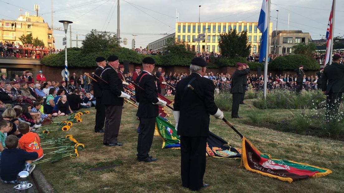 Ceremonie op het Airborneplein in Arnhem vrijdag.