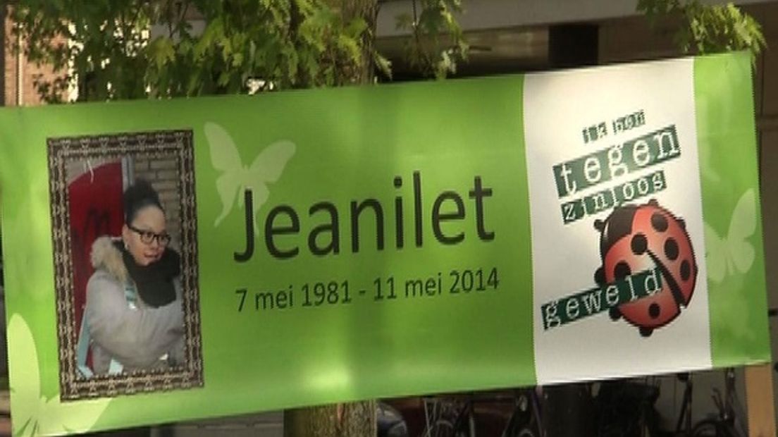 Mensen herdenken omgekomen Steenwijkse bij stille tocht