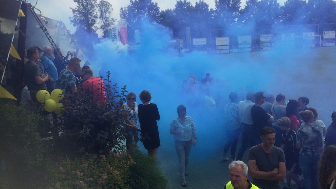 De fans van SVL vieren feest