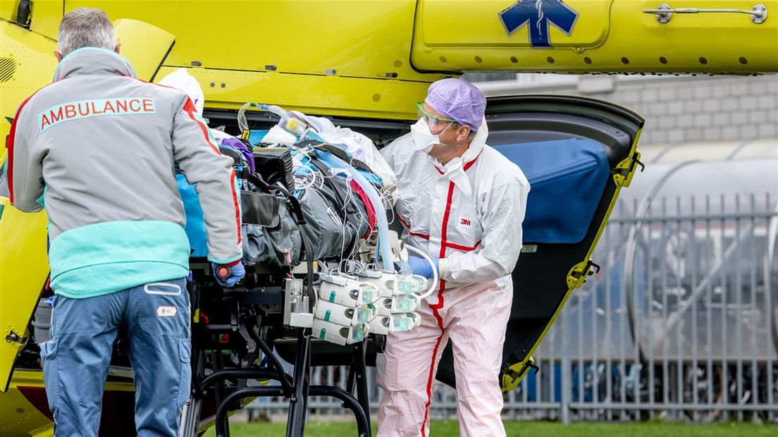 Coronapatiënten werden ook overgeplaatst per helikopter naar een ander ziekenhuis