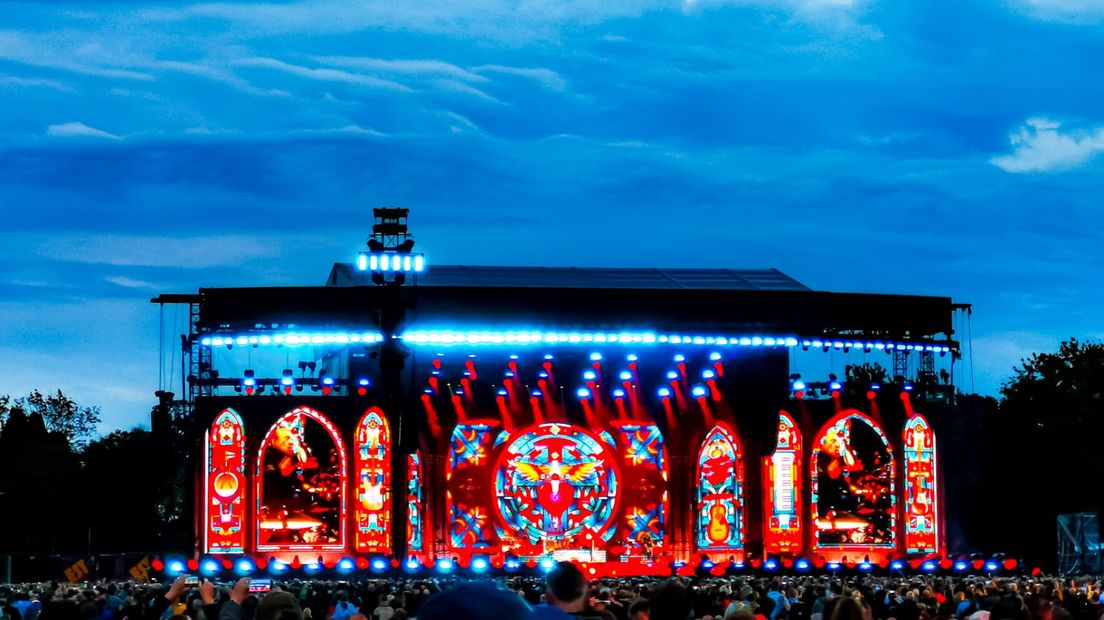Tienduizenden muziekliefhebbers genoten donderdagavond in het Nijmeegse Goffertpark van een optreden van de Amerikaanse band Bon Jovi. De band was na dertien jaar terug. In het voorprogramma warmden Navarone en Kensington de toegestroomde fans op. De eersten mochten om 16.00 uur naar binnen.