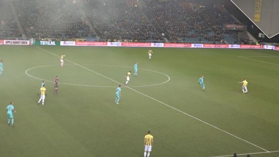 Vitesse heeft donderdagavond voor een daverende stunt gezorgd in Arnhem. Feyenoord werd in de kwartfinale van de beker met 2-0 verslagen. Daardoor staan de Arnhemmers voor het eerst sinds 2001 in de halve finale van het bekertoernooi. Daarin is Sparta de tegenstander.