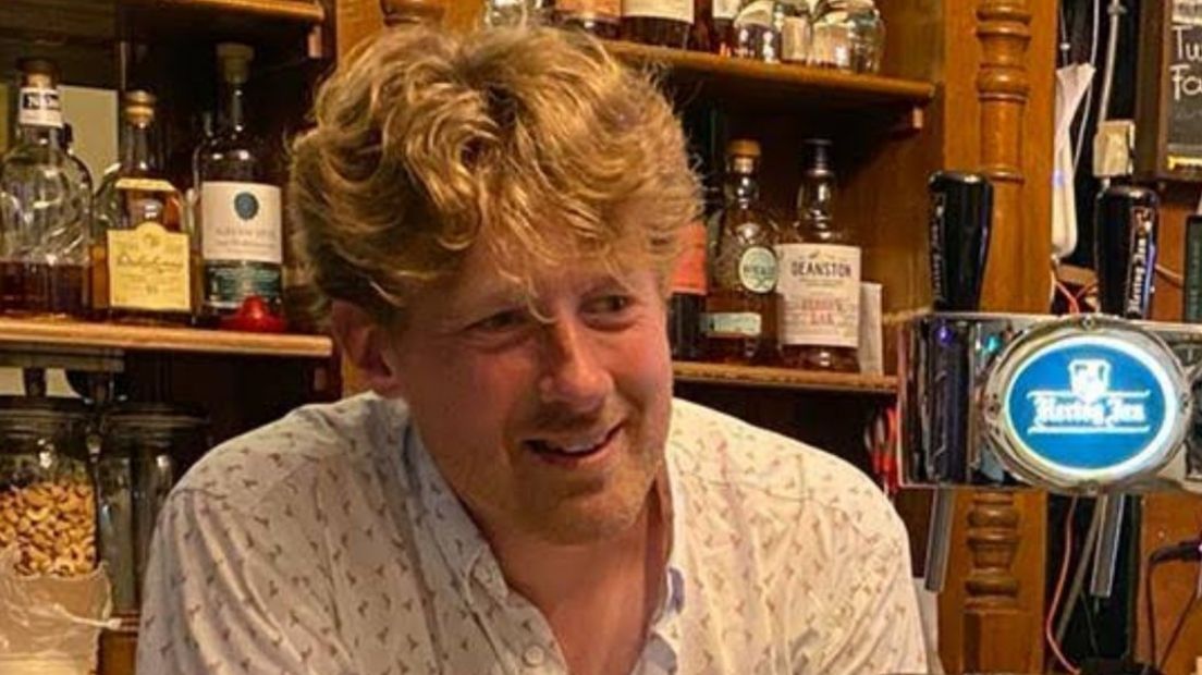 Maarten Roorda in zijn kroeg