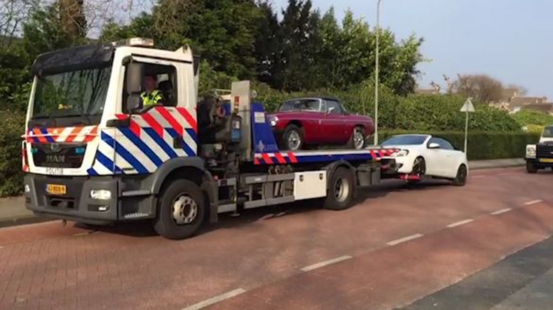 In het fraudeonderzoek naar het Oosterbeekse bedrijf Hollandsche Wind zijn dinsdag drie aanhoudingen verricht. Ook werden meerdere dure auto's in beslag genomen. Dat meldt de FIOD