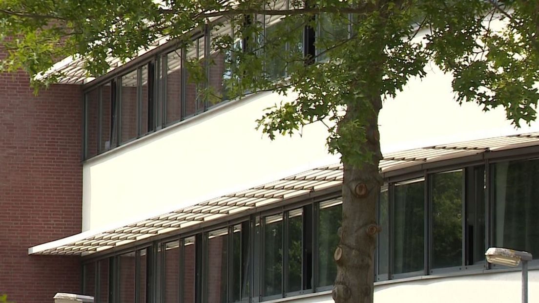 Een omgebouwd kantoor in Zevenaar is nu een hotel voor arbeidsmigranten.