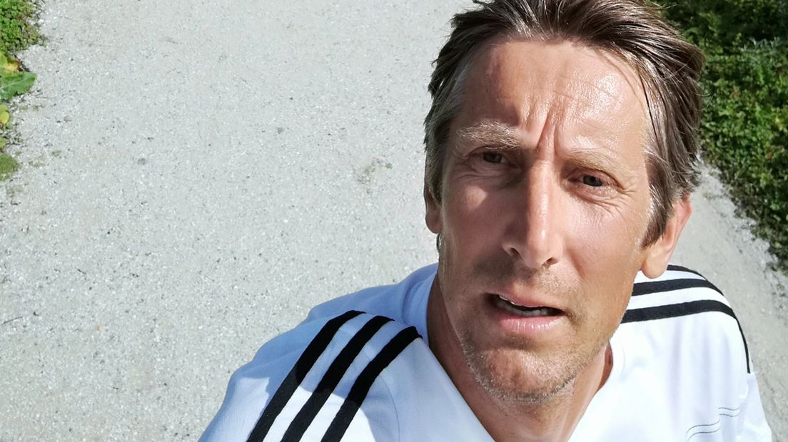 Edwin van der Sar loopt met