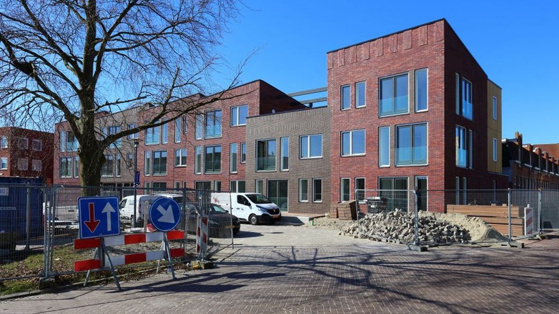 Het nieuwbouwcomplex van woningcorporatie Acantus heeft vijftien appartementen