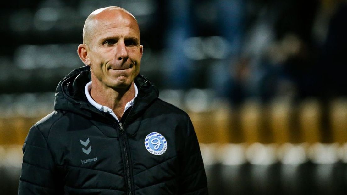 Reinier Robbemond is volgens bronnen ontslagen bij De Graafschap.